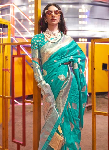 Attractive Rama Handloom Silk Woven Classic Designer Saree for Ceremonial