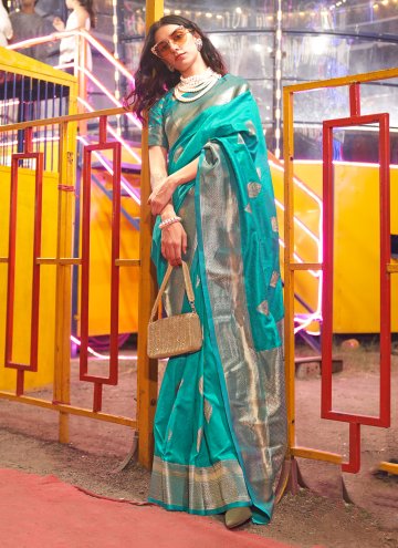 Attractive Rama Handloom Silk Woven Classic Design