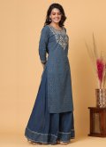 Blue color Cotton  Casual Kurti with Printed - 3