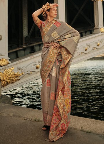 Brown Contemporary Saree in Handloom Silk with Wov