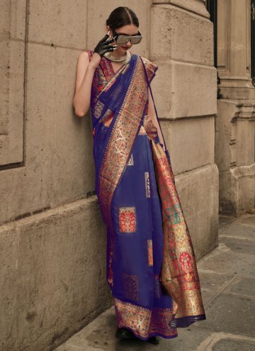 Charming Woven Handloom Silk Purple Trendy Saree