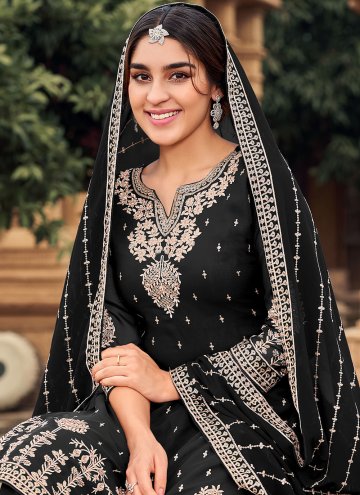 Dazzling Black Faux Georgette Embroidered Designer Pakistani Salwar Suit