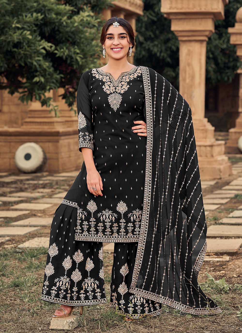 Dazzling Black Faux Georgette Embroidered Designer Pakistani Salwar Suit