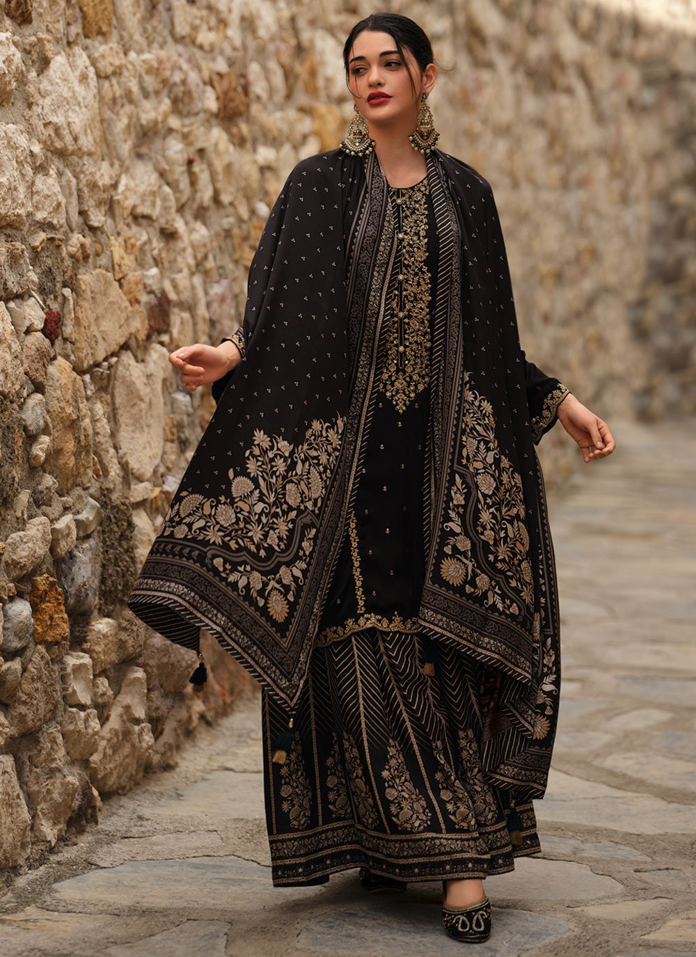 Black Salwar Suit with Kashmiri Aari Embroidery and Mukesh Work | Angad  Creations