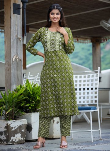 Green Cotton  Printed Casual Kurti for Ceremonial