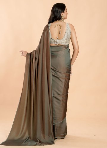 Grey color Silk Contemporary Saree with Plain Work