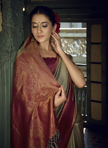 Grey Kanjivaram Silk Woven Traditional Saree for E