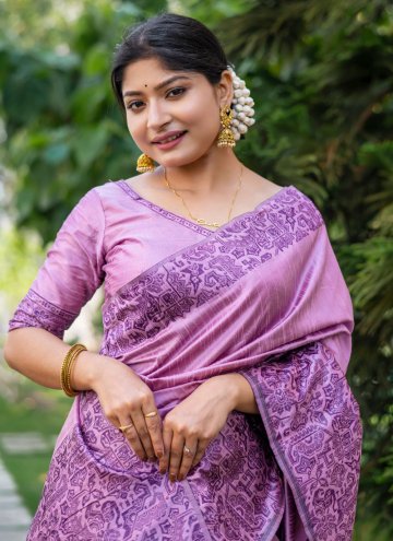Handloom Silk Classic Designer Saree in Lavender Enhanced with Border