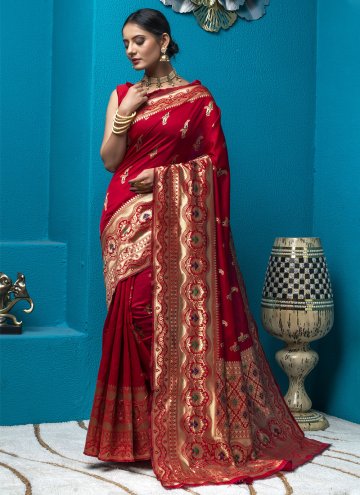 Maroon Handloom Silk Woven Trendy Saree for Casual