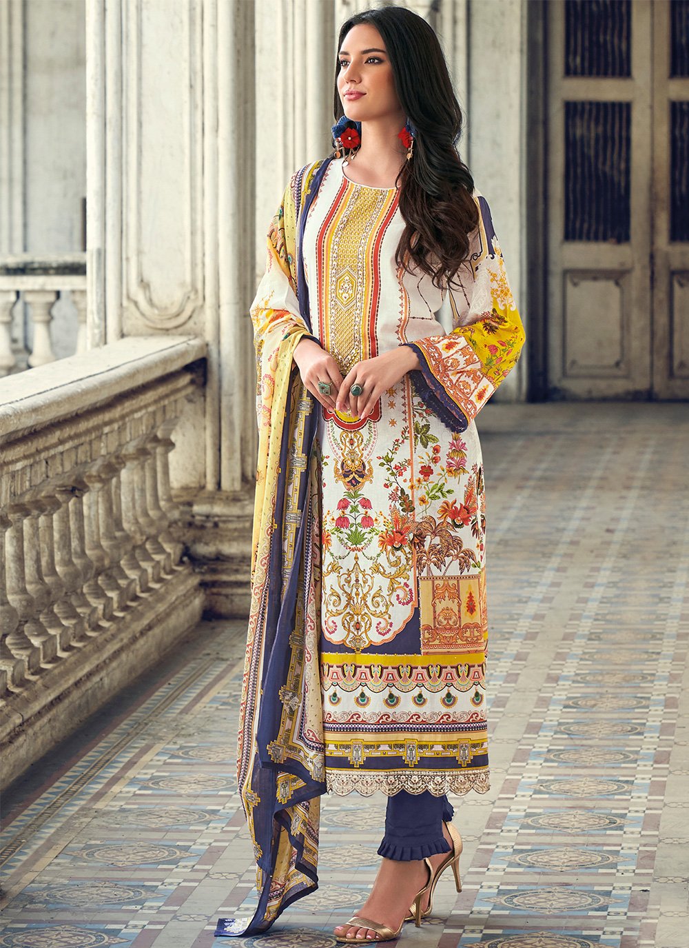 Off White Pakistani Suit in Cotton  with Digital Print