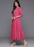 Pink color Cotton  Casual Kurti with Printed - 3