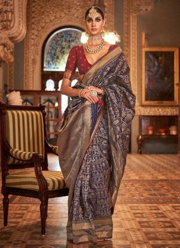 Purple color Woven Banarasi Classic Designer Saree