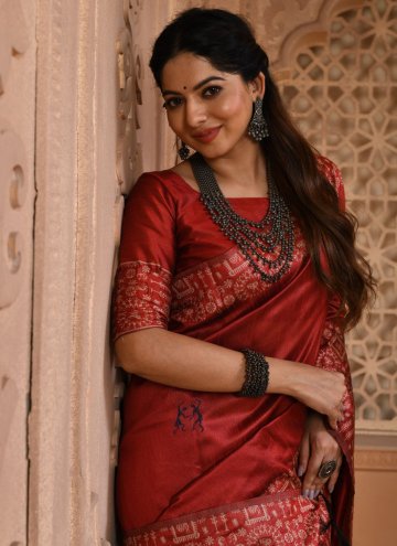 Red color Handloom Silk Classic Designer Saree with Woven