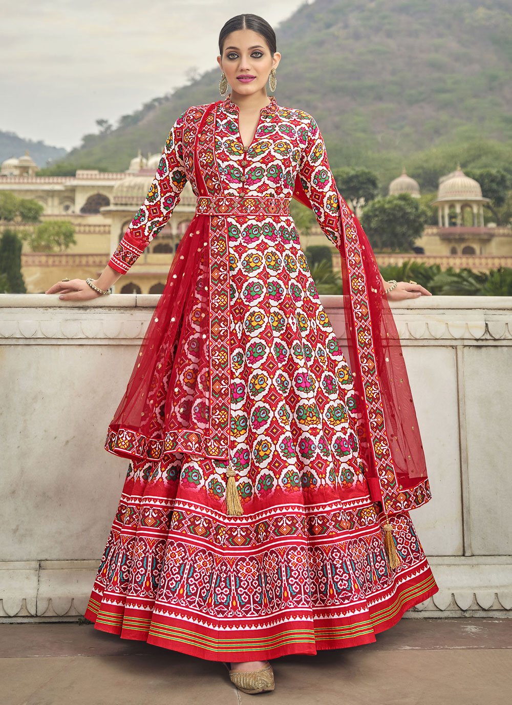 15 Stylish Designs of Red Frocks for Stunning Look