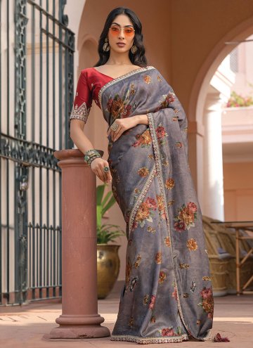 Viscose Trendy Saree in Grey Enhanced with Floral 