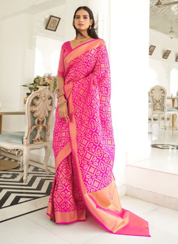 Woven Handloom Silk Pink Classic Designer Saree