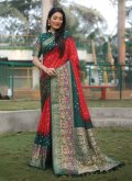 Woven Kanjivaram Silk Green and Red Trendy Saree - 3