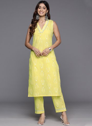 Yellow color Cotton  Designer Kurti with Floral Pr