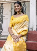 Yellow Handloom Silk Woven Trendy Saree - 2