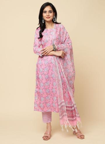 Dazzling Pink Blended Cotton Floral Print Trendy S